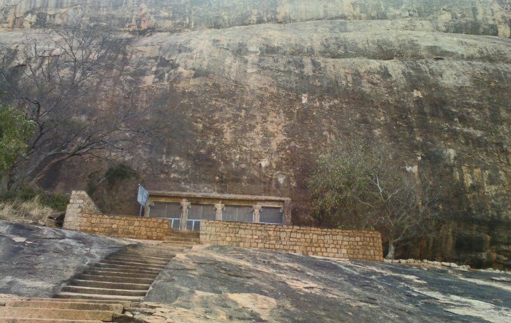 Chithannavasal Rock-Cut Jain Temple, Pudukkottai, Tamil Nadu - Vushii.com Chithannavasal Rock-Cut Jain Temple, Pudukkottai, Tamil Nadu - Vushii.com